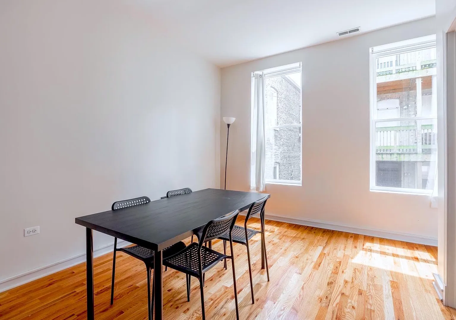 4 bed, 1800 sqft, $3,600 — Photo 4