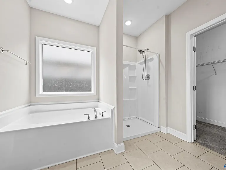 104 Erskin Parcus Dr — Photo 27