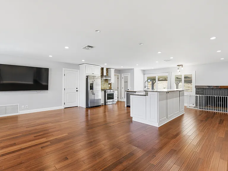 376 Quiet Ct — Photo 2
