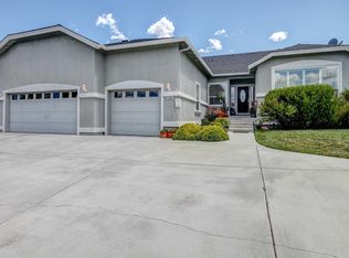 1090 Paullus Dr, Hollister, CA 95023