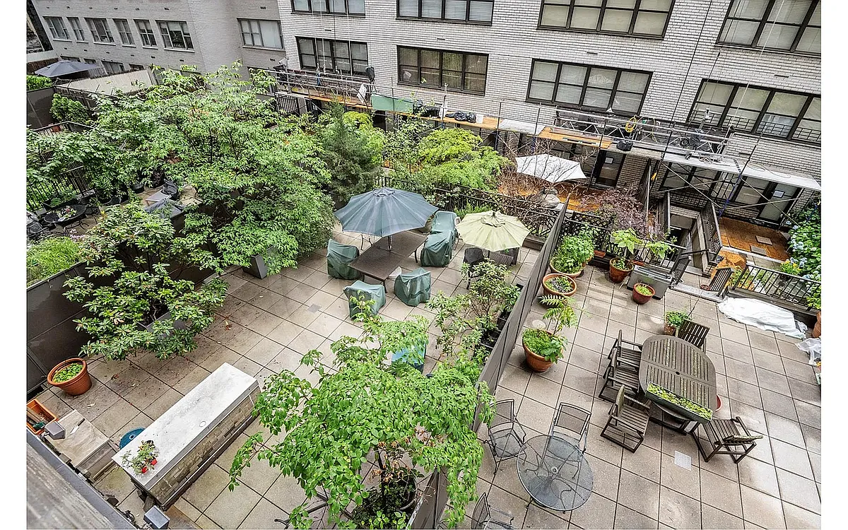 Building Photo - 225 E 57th St #4C