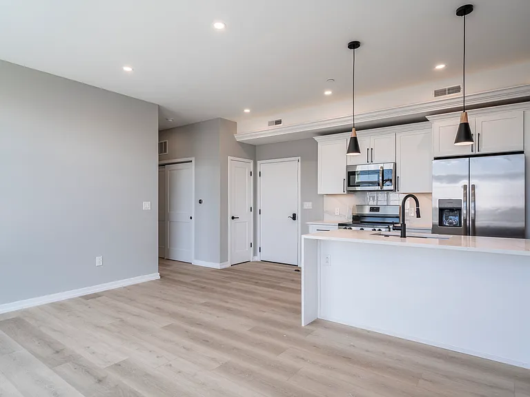 2401 Washington Ave — Photo 21
