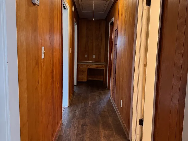 453 Foster St — Photo 10