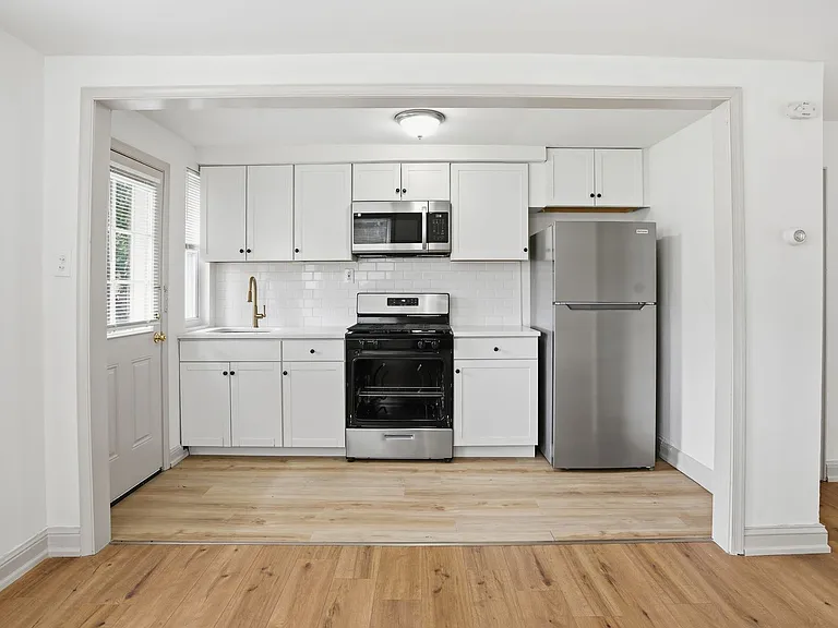 Moorestown Oaks — Photo 17