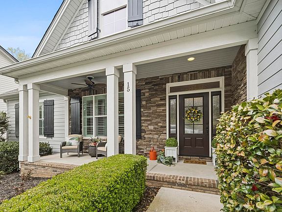 4th image of 15 Thistle Brook Ct