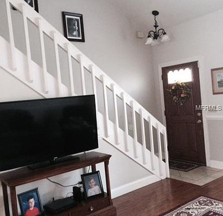 5th image of 1086 McKinnon Ave