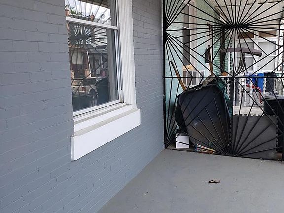 5th image of 3924 N Franklin St