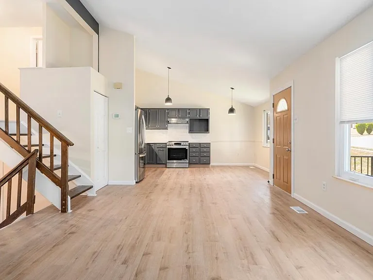 347 Kearney Dr — Photo 5
