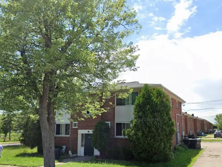 98 Mallory Rd — Photo 1