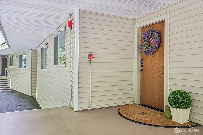 3rd image of 10203 47th Avenue SW #B3