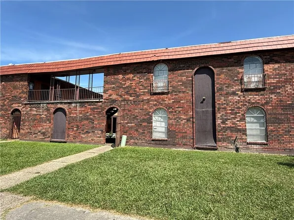 6701 Tara Ln, New Orleans, LA 70127