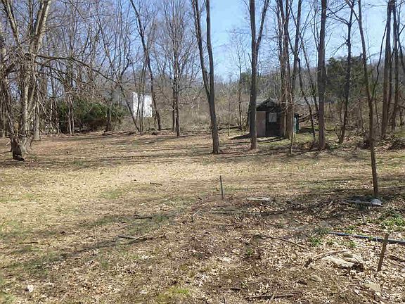 2nd image of 5 Davis Rd
