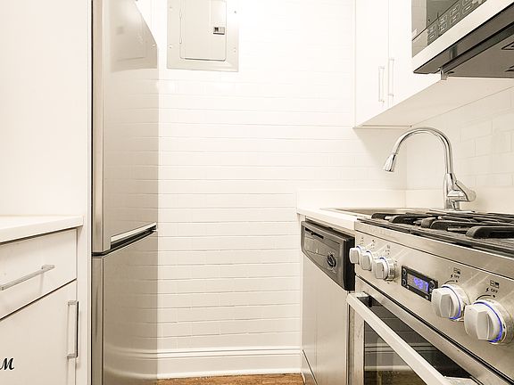 3rd image of 405 E 56th St APT 8H