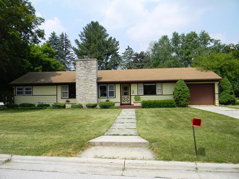 1st image of 630 Riverview DRIVE