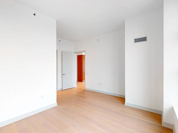 2nd image of 85 Jay St Front 18A