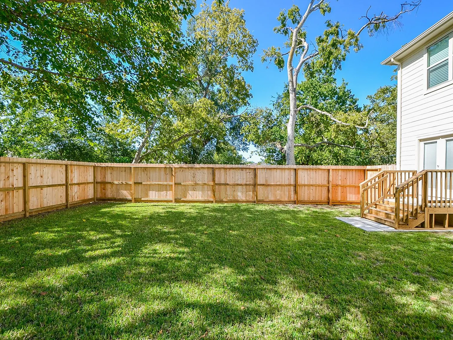 3 bed, 2.5 bath, 2034 sqft, $2,600 — Photo 4