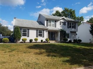 23 Johanna Ct, Piscataway, NJ 08854