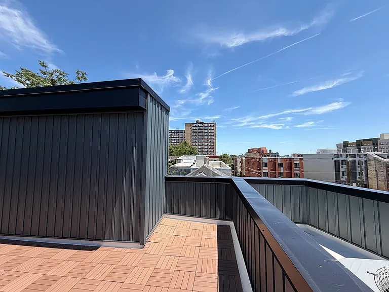 1513 W Stiles St #2 — Photo 27