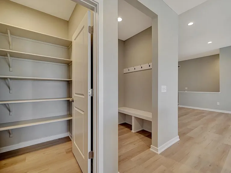 9049 S 42nd St — Photo 15