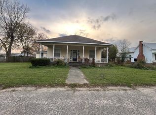 306 Goolsby St, Hurtsboro, AL 36860