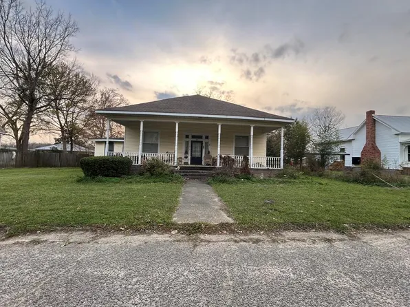 306 Goolsby St, Hurtsboro, AL 36860
