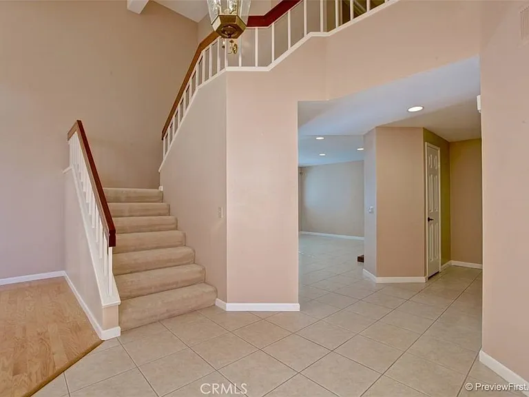 12 Woodlawn — Photo 6