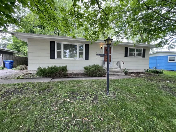 137 Holly St, Dekalb, IL 60115