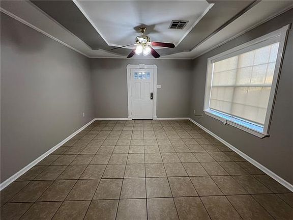 3rd image of 206 W Genie St