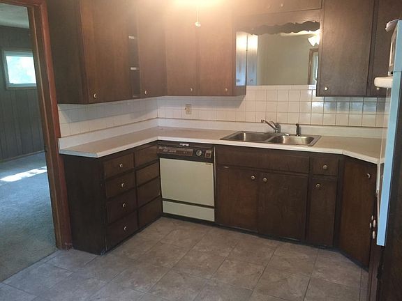 3rd image of 7720 Booth Ave