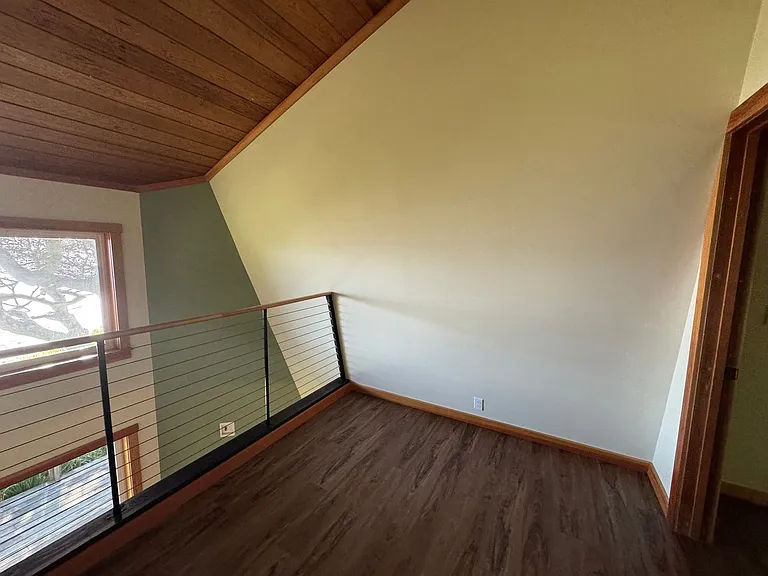 1318 NW Voyager Way — Photo 26