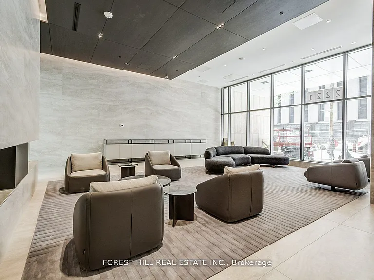 2221 Yonge St #5010 — Photo 3