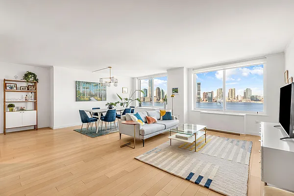 Rented by R New York | media 21