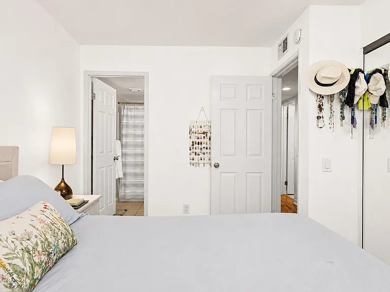 2849 E St #21 — Photo 11