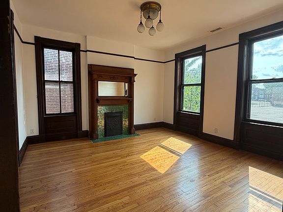 3rd image of 2314 Louisiana Ave #2F