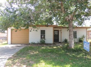 1408 Holloman Dr, Port Lavaca, TX 77979