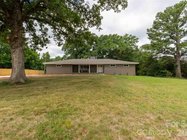 1297 Potter Rd, Lancaster, SC 29720