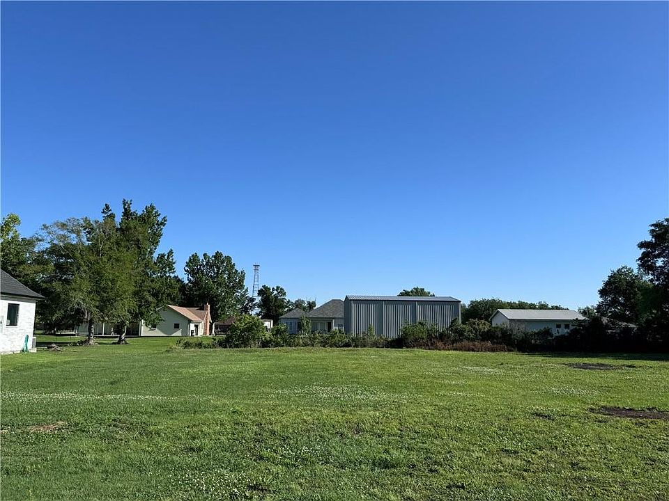 1st image of 155 Pleasant Valley Dr