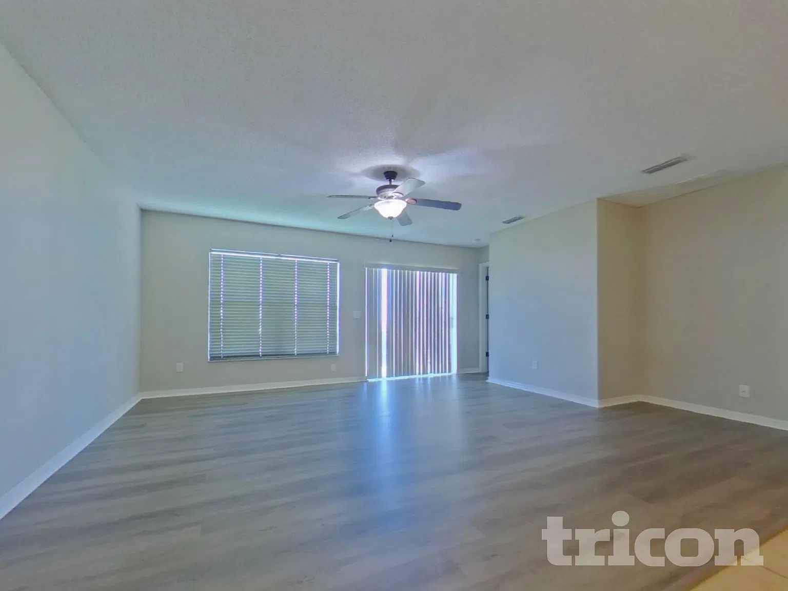 2046 Knollcrest Dr Clermont FL — Photo 2