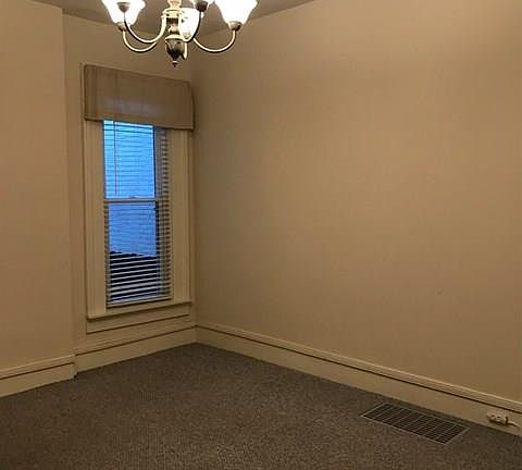 4th image of 359 W Clinton St