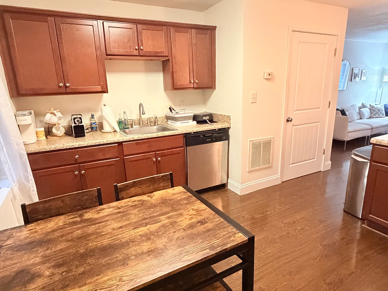 2 bed, $2,000 — Photo 2