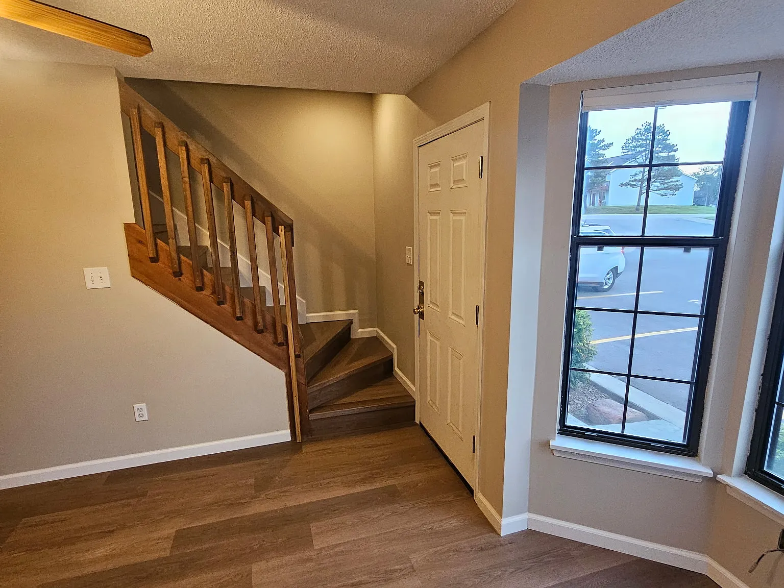 2 bed, 1.5 bath, 1000 sqft, $1,250 — Photo 3