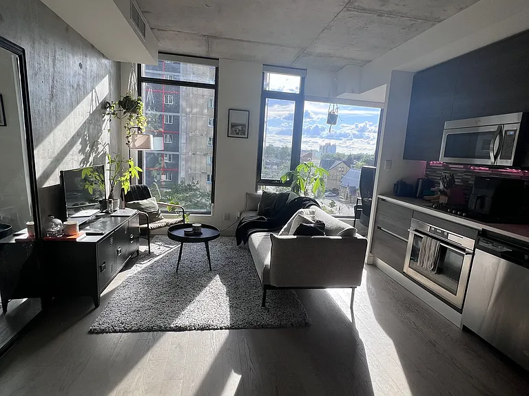 111 Bathurst St #403 — Photo 4