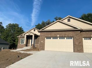 616 Poinsettia Pl, Springfield, IL 62711