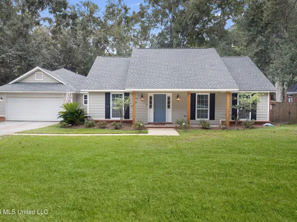 13733 Mesa Rd, Ocean Springs, MS 39564