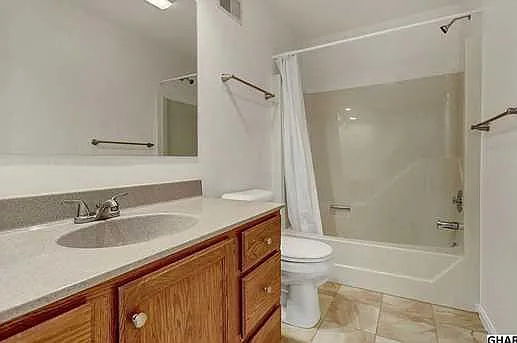 221 N Duke St #F — Photo 16
