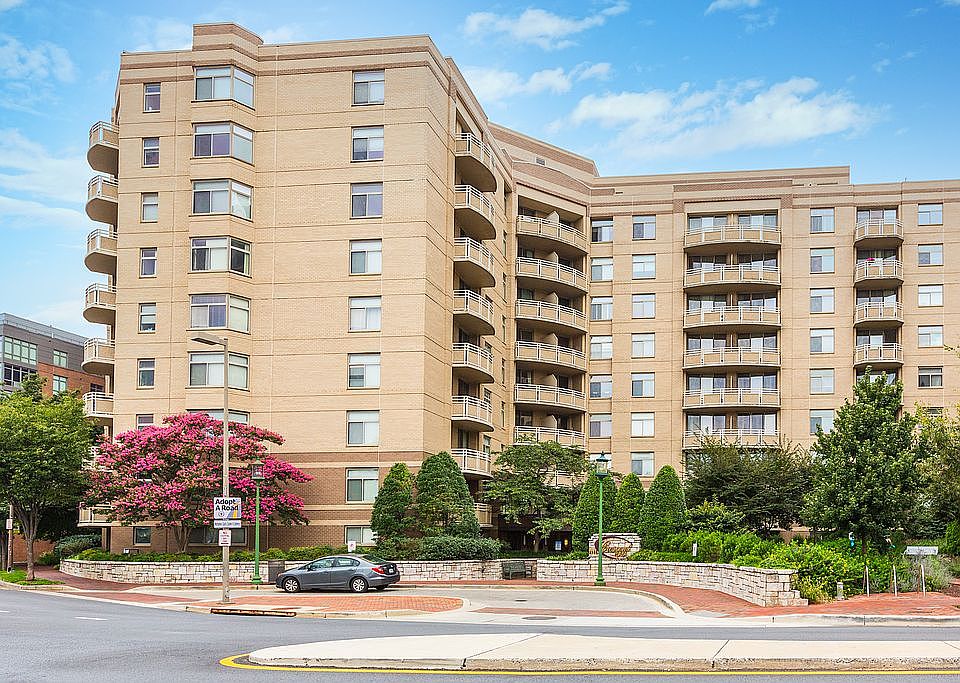 1st image of 7111 Woodmont Ave APT 206