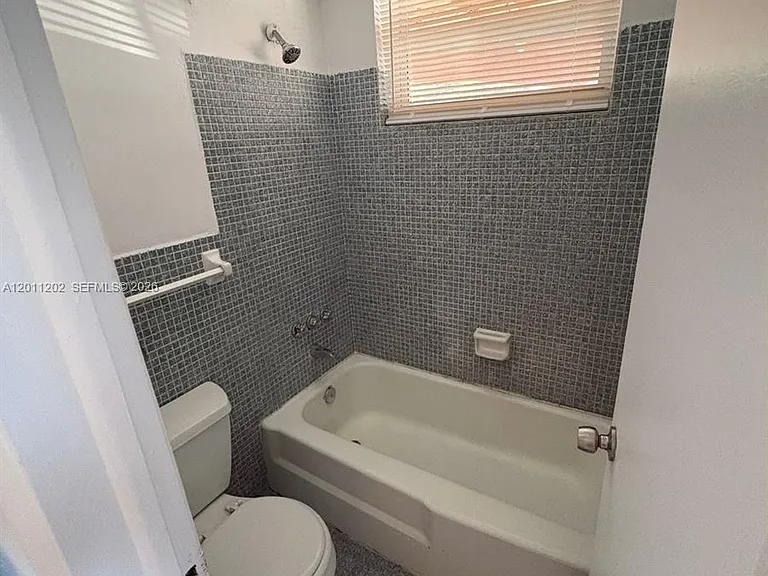 1590 NE 125th Ter #1 — Photo 4