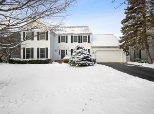 352 Whitney Dr, Barrington, IL 60010