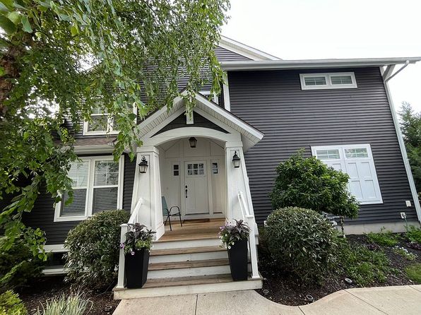 4673 Macatawa Legends Blvd