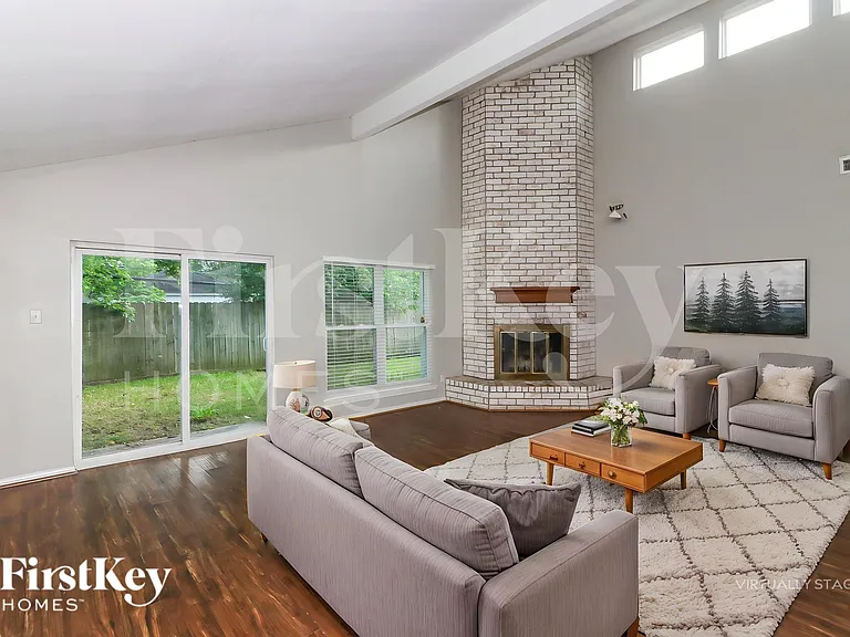 1308 Wilson Dr — Photo 4